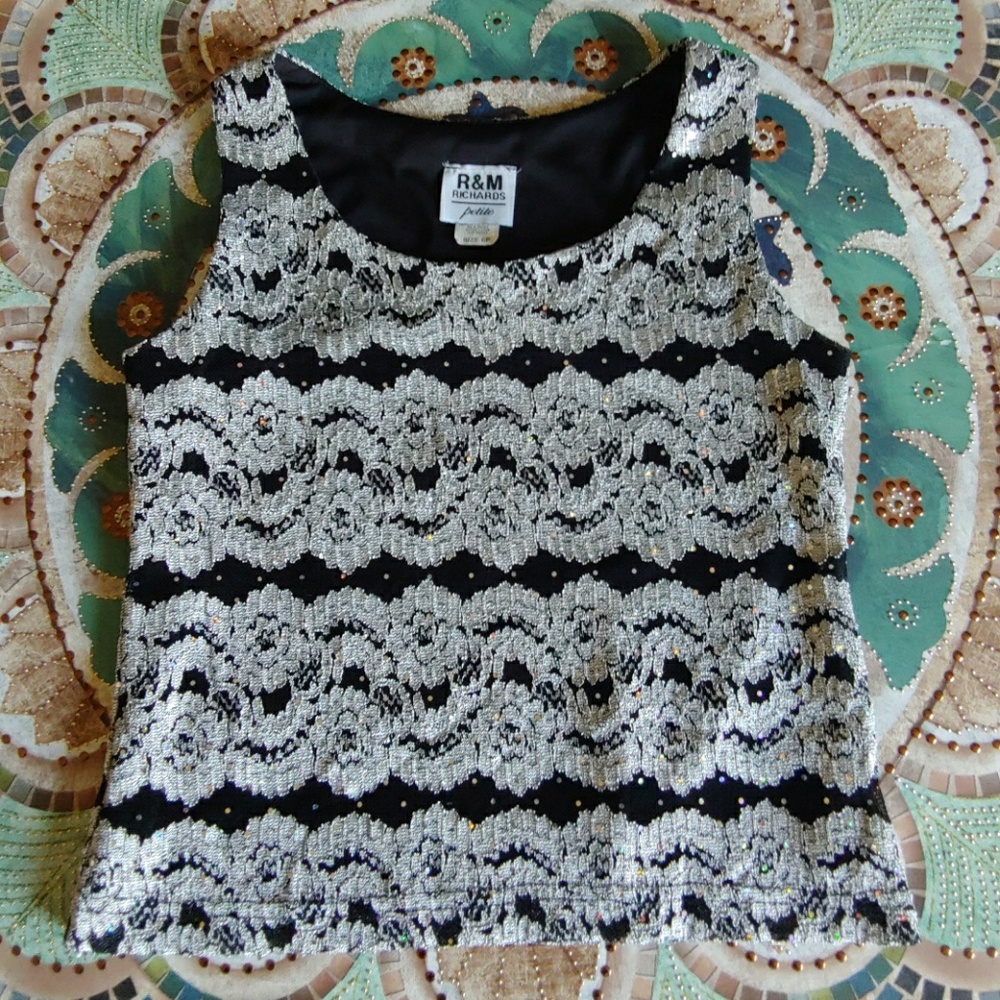 Sleeveless sparkly top size 6P